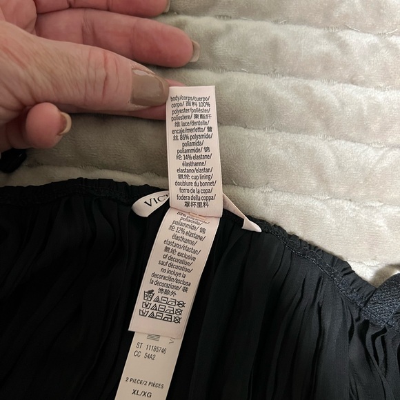 NWT Victoria’s Secret Black Lace Nightgown and Robe Set Size XL - Picture 7 of 8